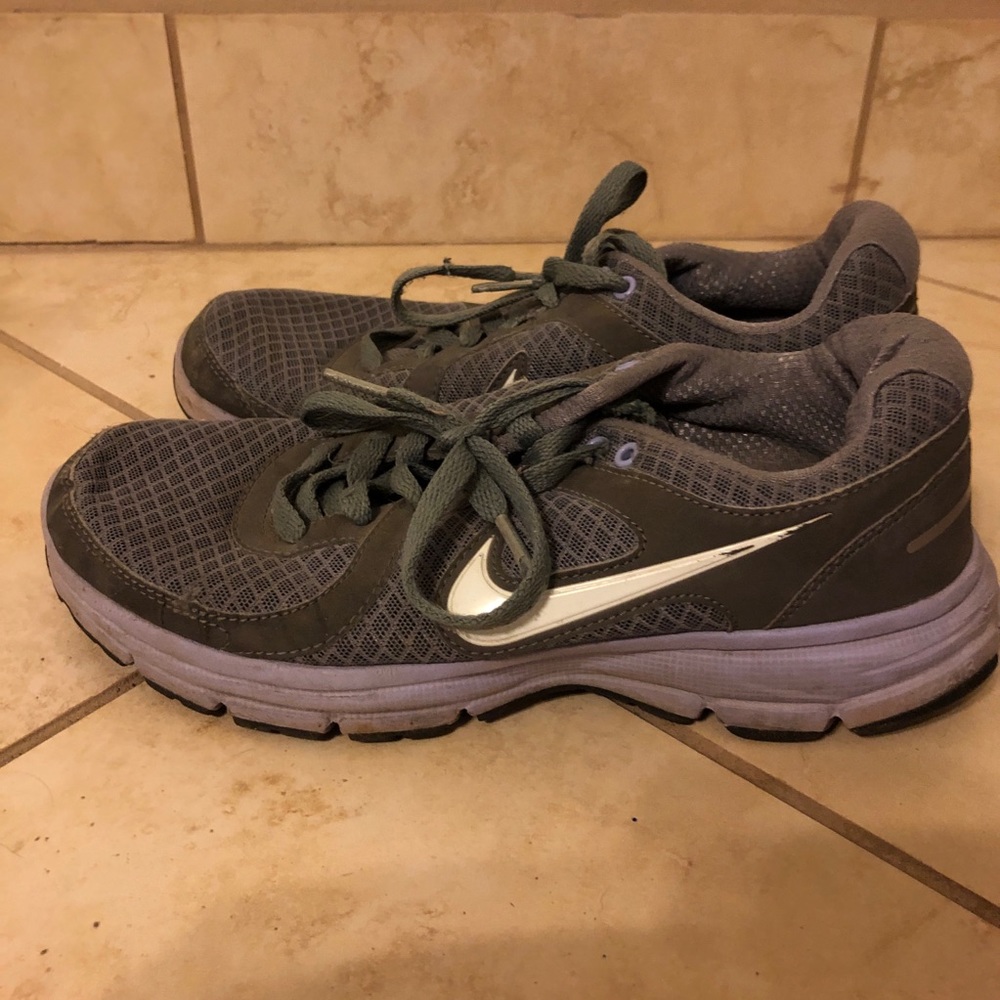 Nike Air Relentless 1